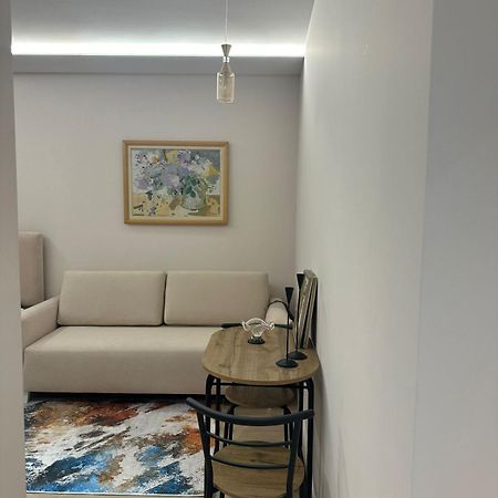 Home To Go Studio Apartament Tirana Zewnętrze zdjęcie
