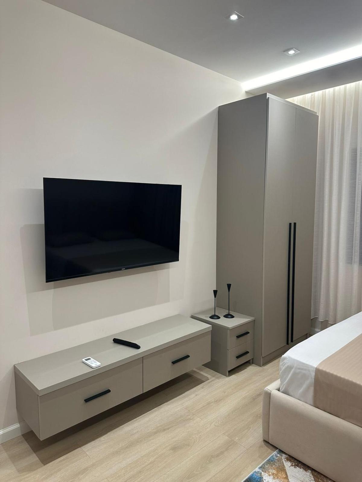 Home To Go Studio Apartament Tirana Zewnętrze zdjęcie